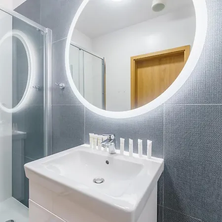 Apartment Aquamarina Prima By Renters *