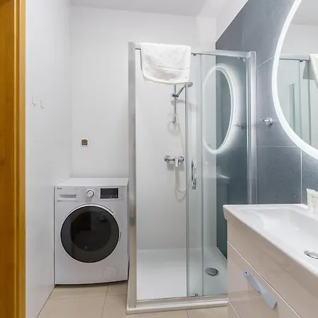 Aquamarina Prima By Renters Apartment *